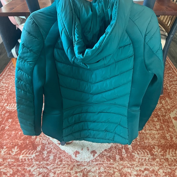 Bernardo hooded quilted jacket. Small - Picture 3 of 4